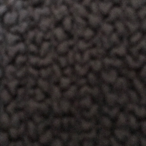 A dark blue crop top - Picture 2 of 6